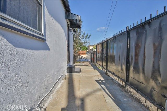 1016 W 99th St, Los Angeles, CA | . Photo 29 of 41