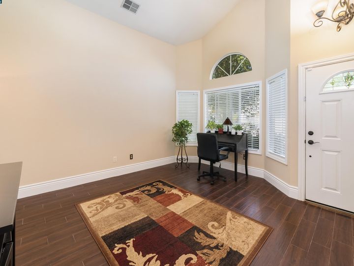 1060 Green Point Ct, Concord, CA | Live Oak. Photo 12 of 27