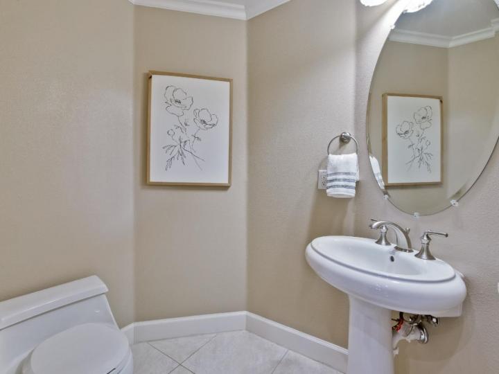 10704 Stevens Canyon Rd, Cupertino, CA, 95014 Townhouse. Photo 38 of 40