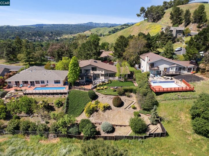 110 Peaceful Ln, Lafayette, CA | Secluded Valley. Photo 31 of 32
