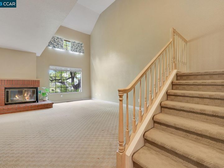 121 Haslemere Ct, Lafayette, CA, 94549 Townhouse. Photo 13 of 37