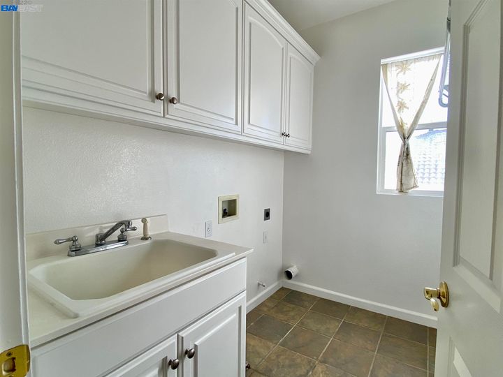 1241 Manley Dr, Tracy, CA | Lyons Crossroads. Photo 36 of 58
