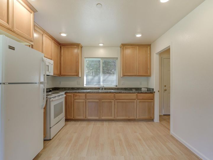 1290 Sky Ranch Rd, Junction City, CA | . Photo 13 of 37