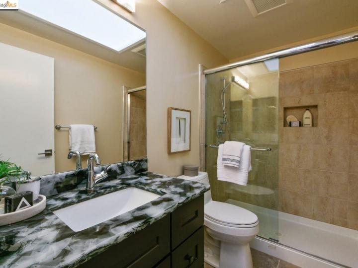 13 Hillcrest Ct, Oakland, CA, 94619 Townhouse. Photo 17 of 36