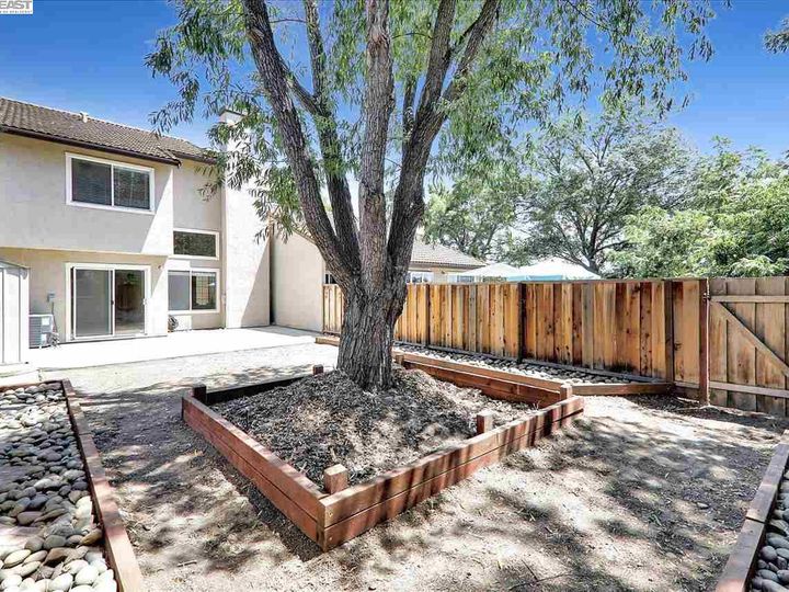 1343 Chateau, Livermore, CA, 94550 Townhouse. Photo 21 of 39