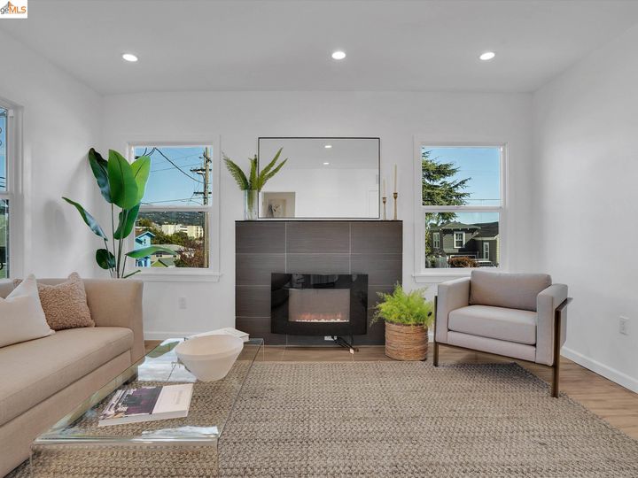 1385 E 33rd St, Oakland, CA | Highland Heights. Photo 11 of 40