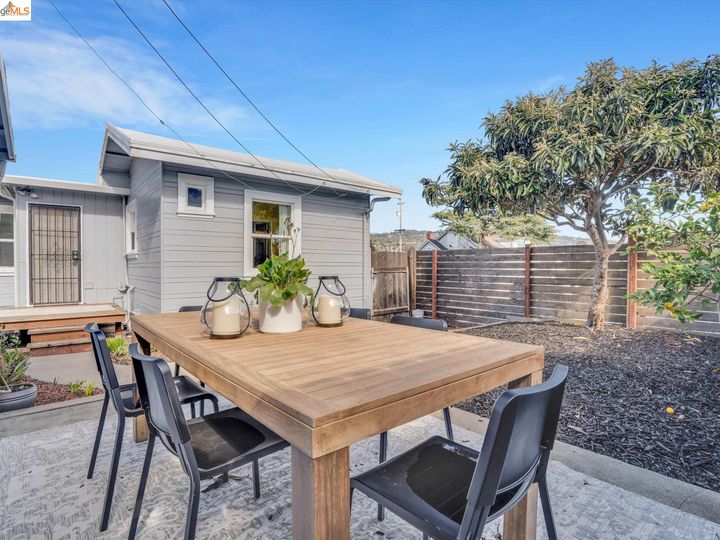 1385 E 33rd St, Oakland, CA | Highland Heights. Photo 26 of 40