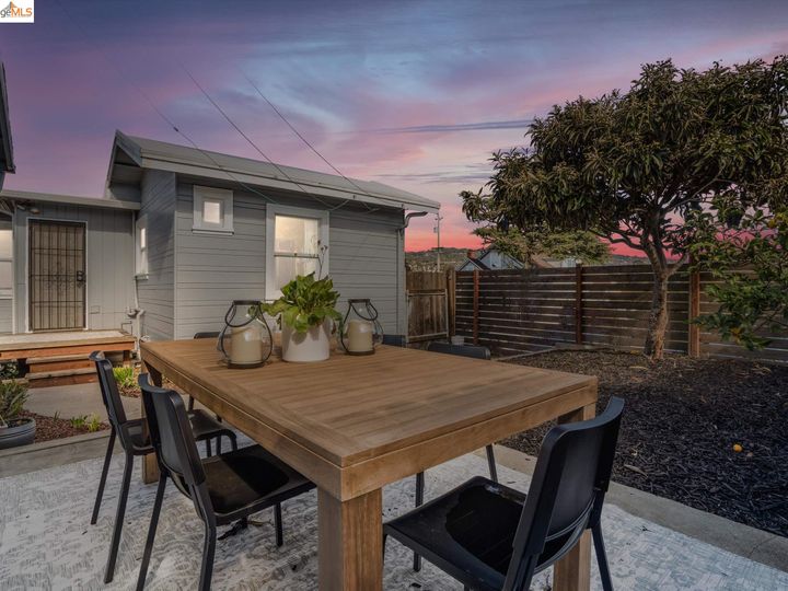 1385 E 33rd St, Oakland, CA | Highland Heights. Photo 27 of 40