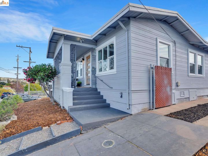 1385 E 33rd St, Oakland, CA | Highland Heights. Photo 28 of 40