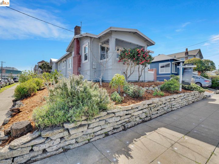 1385 E 33rd St, Oakland, CA | Highland Heights. Photo 31 of 40