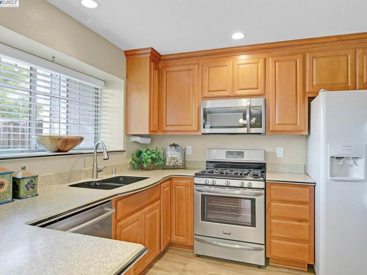 1448 Peachtree Cmn, Livermore, CA, 94551 Townhouse. Photo 10 of 16