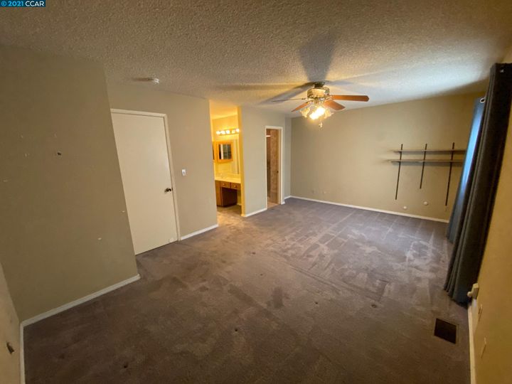 1479 Saint James Pkwy, Concord, CA, 94521 Townhouse. Photo 9 of 19