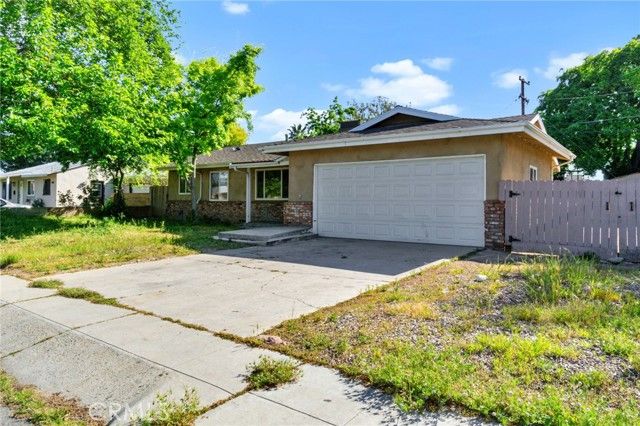 1506 N Rowell Ave, Fresno, CA | . Photo 3 of 34