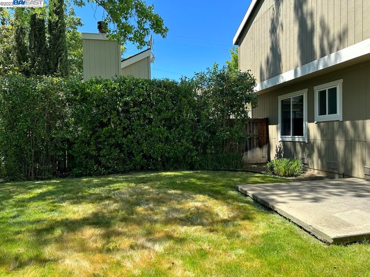 1582 Denkinger Ct, Concord, CA, 94521 Townhouse. Photo 25 of 27