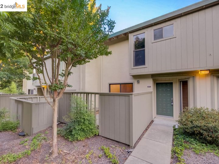 1670 Parkside Dr, Walnut Creek, CA, 94597 Townhouse. Photo 11 of 32