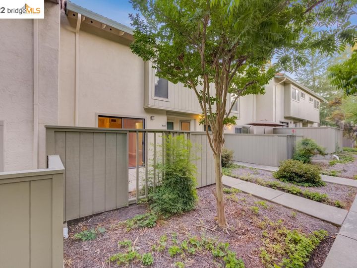 1670 Parkside Dr, Walnut Creek, CA, 94597 Townhouse. Photo 10 of 32