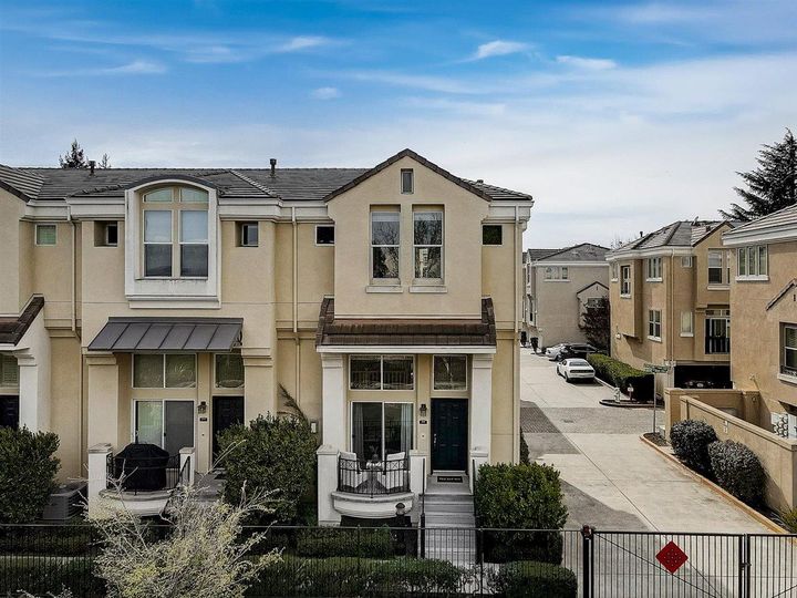 181 Bel Air Ct, Mountain View, CA, 94043 Townhouse. Photo 36 of 40