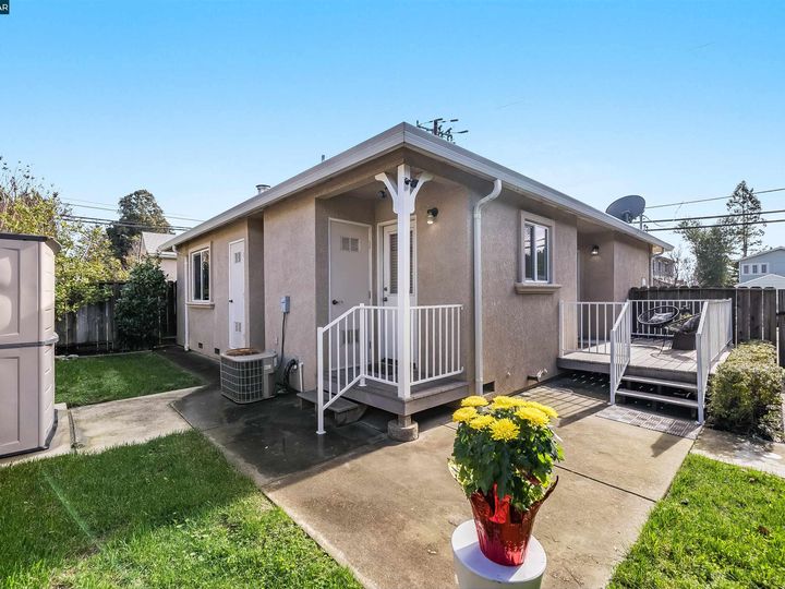 18983 Lake Chabot Rd, Castro Valley, CA | Castro Valley. Photo 37 of 51