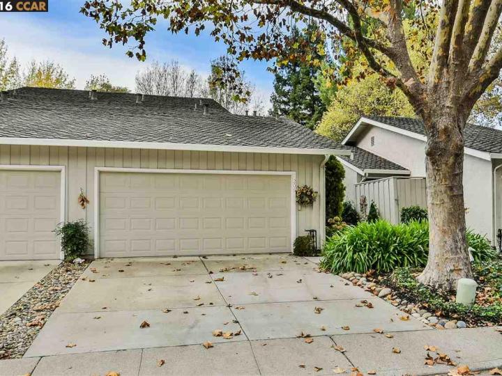 206 Powhattan Ct, Danville, CA, 94526 Townhouse. Photo 2 of 28
