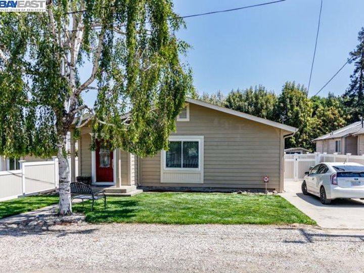 21278 Sweet Ln, Castro Valley, CA | Bay Wood. Photo 1 of 38