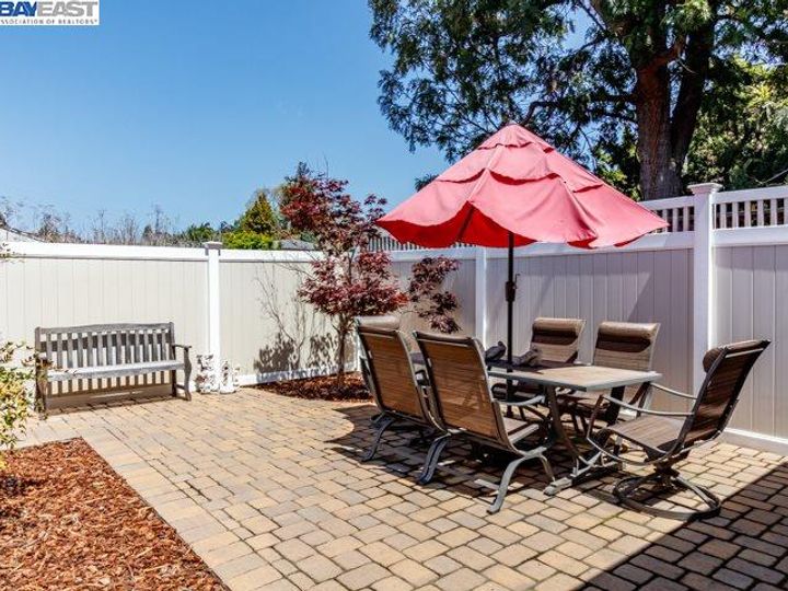 21278 Sweet Ln, Castro Valley, CA | Bay Wood. Photo 33 of 38