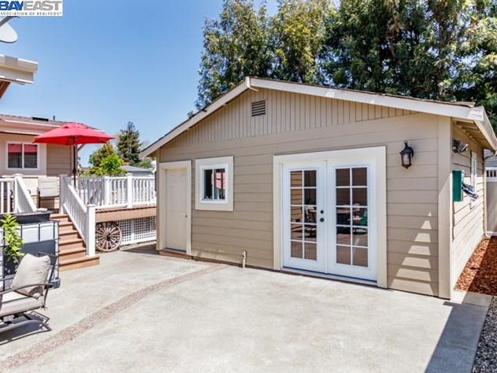 21278 Sweet Ln, Castro Valley, CA | Bay Wood. Photo 36 of 38