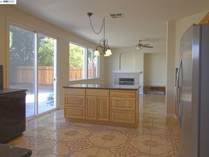 2133 Golden Gate Dr, Tracy, CA | Sterling Park. Photo 7 of 9