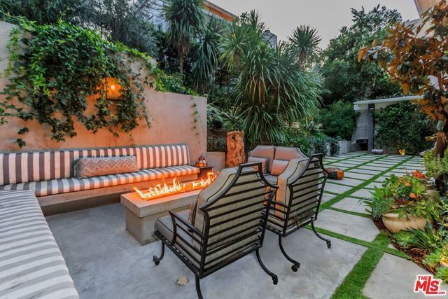 2166 Sunset Crest Dr, Los Angeles, CA | . Photo 17 of 21