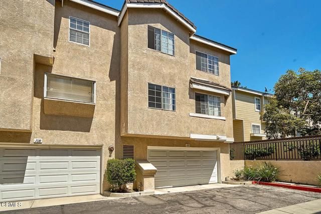 2300 Maple Ave #109, Torrance, CA, 90503 Townhouse. Photo 6 of 24