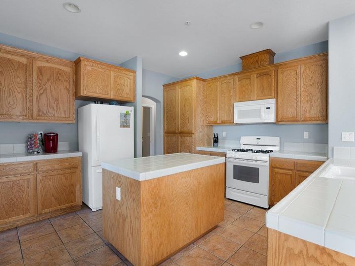 243 Alves Ln, Greenfield, CA | . Photo 14 of 38