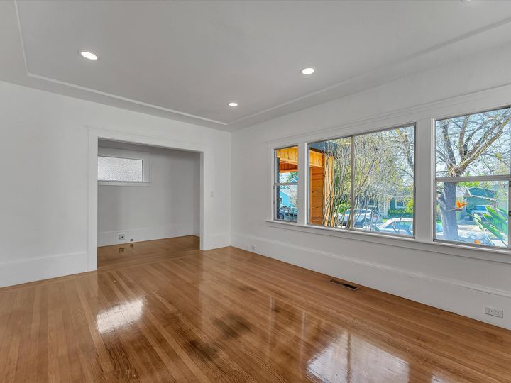 2520 Delmer St, Oakland, CA | Dimond Heights. Photo 6 of 37