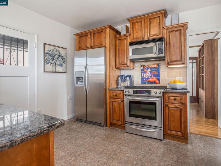 2533 Best Ave, Oakland, CA | Maxwell  Park. Photo 19 of 52