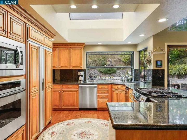 2555 Rolling Hills Ct, Alamo, CA | Roundhill Country Club. Photo 14 of 30