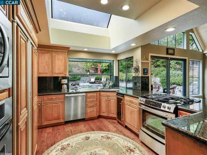 2555 Rolling Hills Ct, Alamo, CA | Roundhill Country Club. Photo 15 of 30