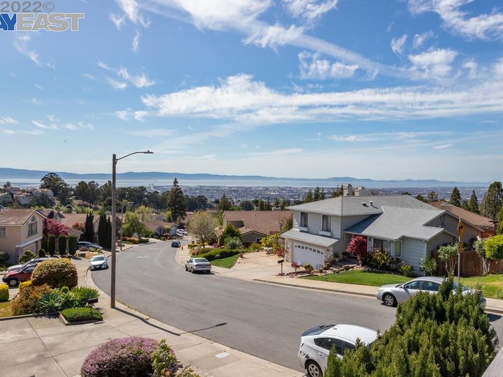 27191 Fielding Dr, Hayward, CA | College Heights. Photo 3 of 60