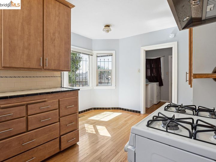 2768 Parker Ave, Oakland, CA | Eastmont. Photo 13 of 33