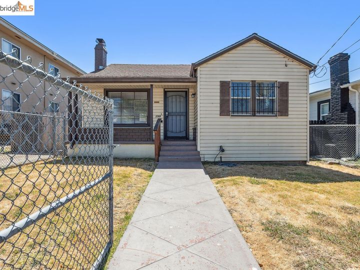 2768 Parker Ave, Oakland, CA | Eastmont. Photo 3 of 33