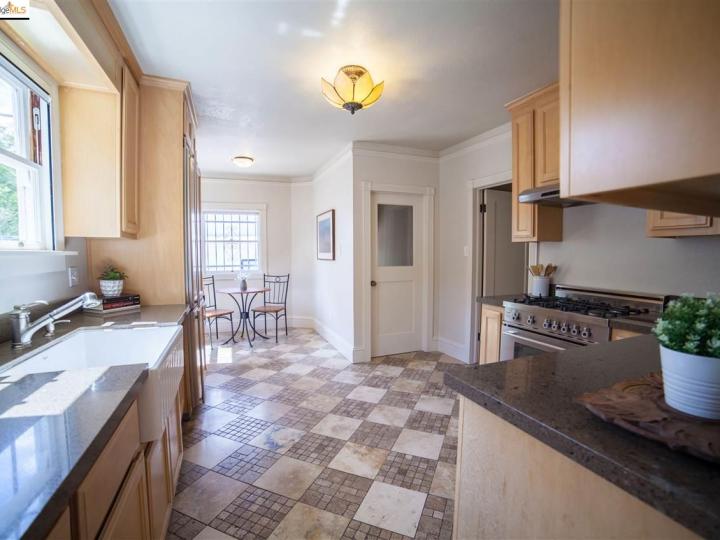2927 56th Ave, Oakland, CA | Mills Gardens. Photo 10 of 26