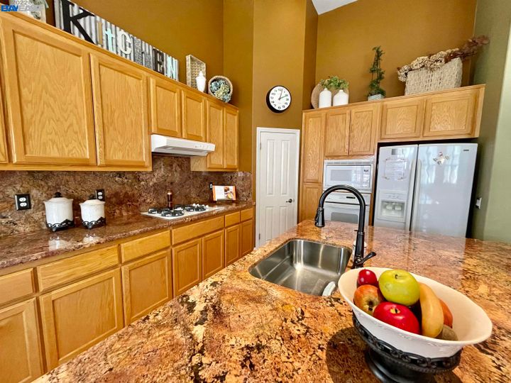 2934 Lundin Ln, Brentwood, CA | Shadow Lakes. Photo 17 of 45