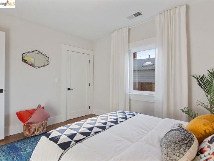 2945 60th Ave, Oakland, CA | Mills. Photo 18 of 34