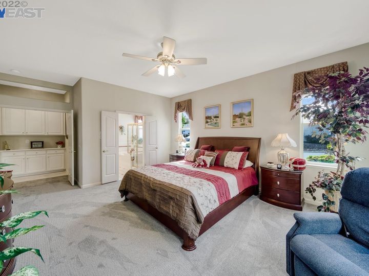 335 Gladstone Dr, Brentwood, CA | Summerset 2. Photo 14 of 45