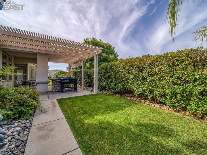 335 Gladstone Dr, Brentwood, CA | Summerset 2. Photo 35 of 45
