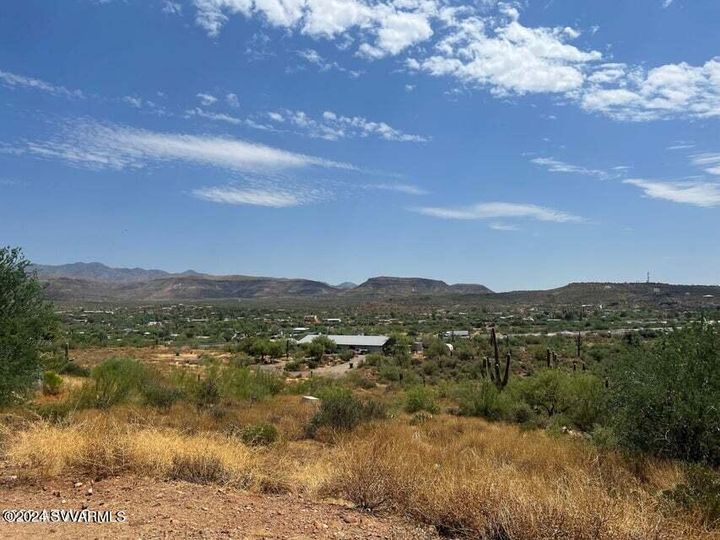 33505 S Boyds Way, Black Canyon City, AZ | Under 5 Acres. Photo 3 of 18