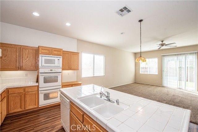 34235 Forest Oaks Dr, Yucaipa, CA | . Photo 15 of 53