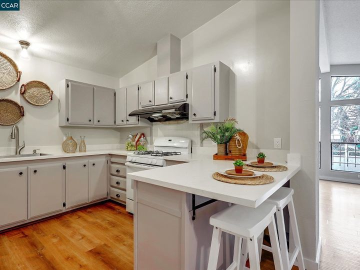 3727 35th Ave, Oakland, CA | Laurel Dist. Photo 13 of 36