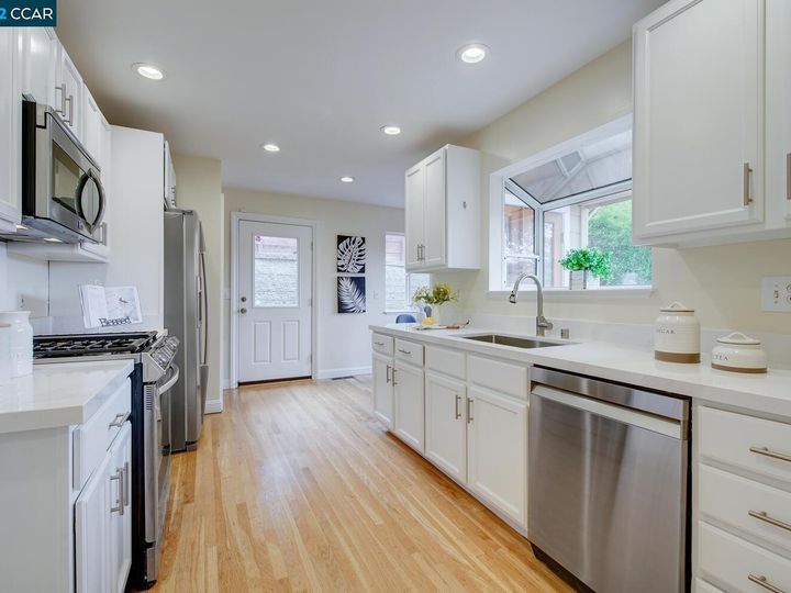 3820 Delmont Ave, Oakland, CA | Millmont. Photo 15 of 35
