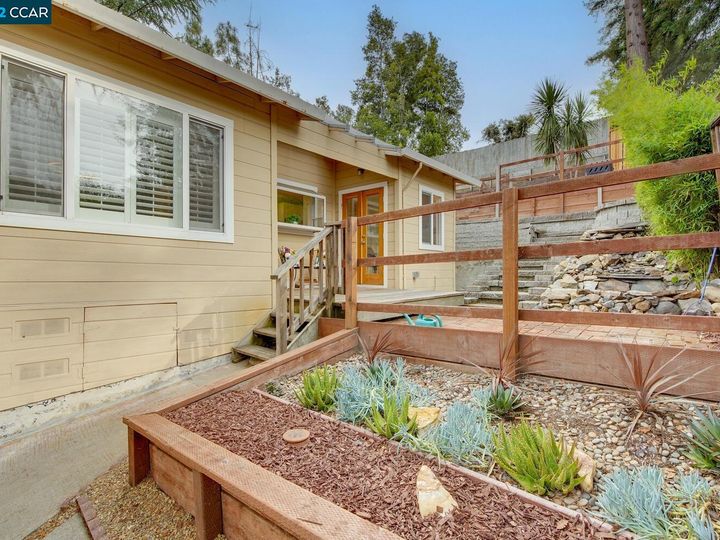3820 Delmont Ave, Oakland, CA | Millmont. Photo 32 of 35