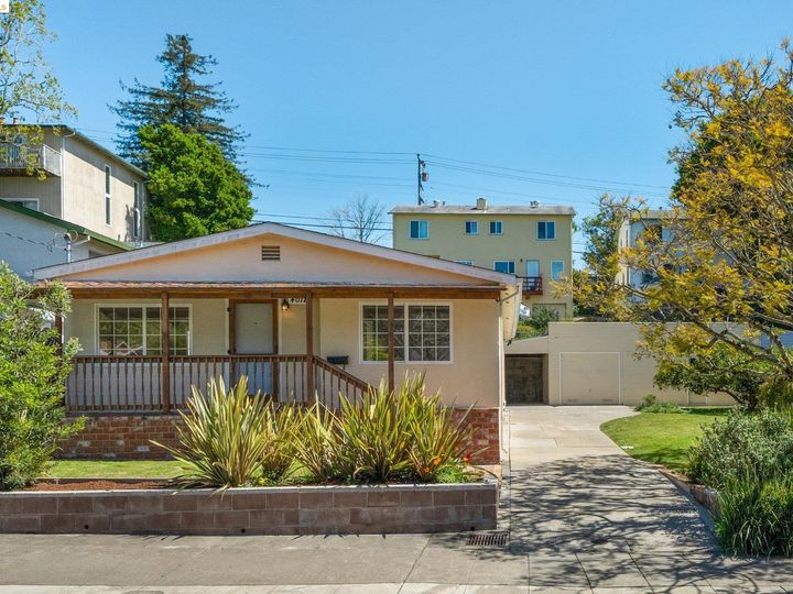 4012 Whittle Ave, Oakland, CA | Upper Dimond. Photo 2 of 40