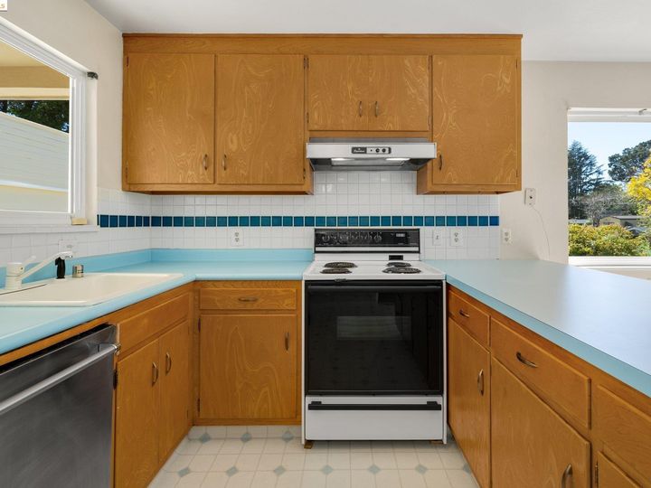4012 Whittle Ave, Oakland, CA | Upper Dimond. Photo 14 of 40