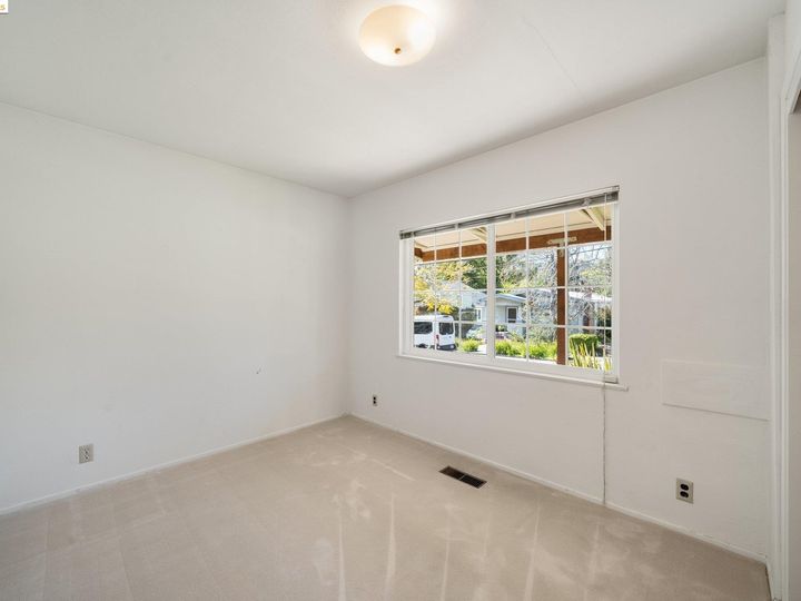 4012 Whittle Ave, Oakland, CA | Upper Dimond. Photo 22 of 40